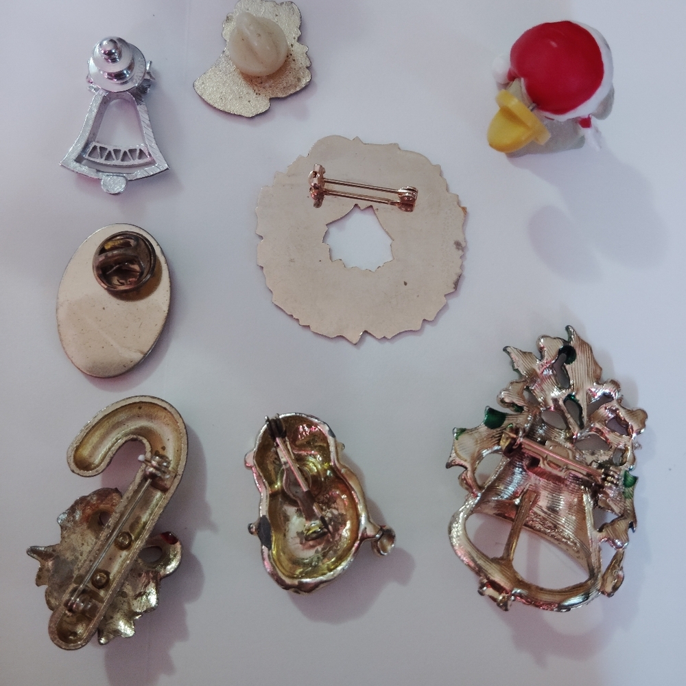 Vintage Christmas Brooch & Pin Back Collection - Picture 2 of 2